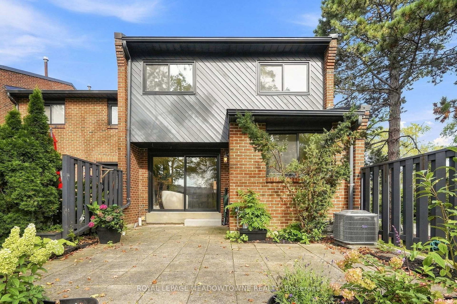 20 Mineola Road • #17 • Mississauga, ON photo 46