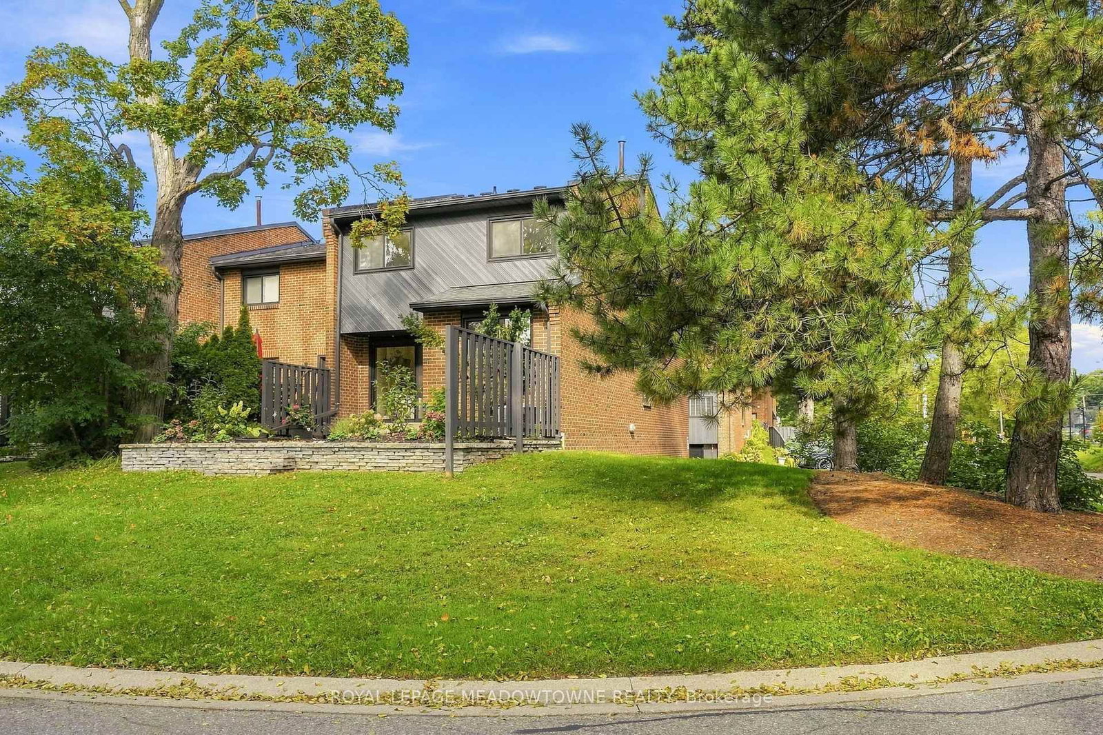 20 Mineola Road • #17 • Mississauga, ON photo 50