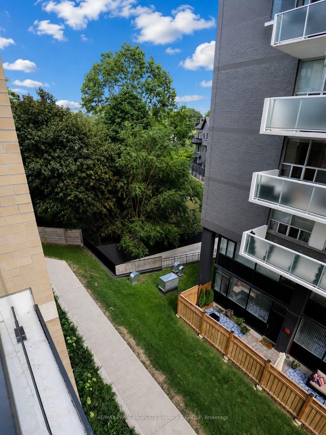 293 The Kingsway • #412 • Toronto, ON photo 22