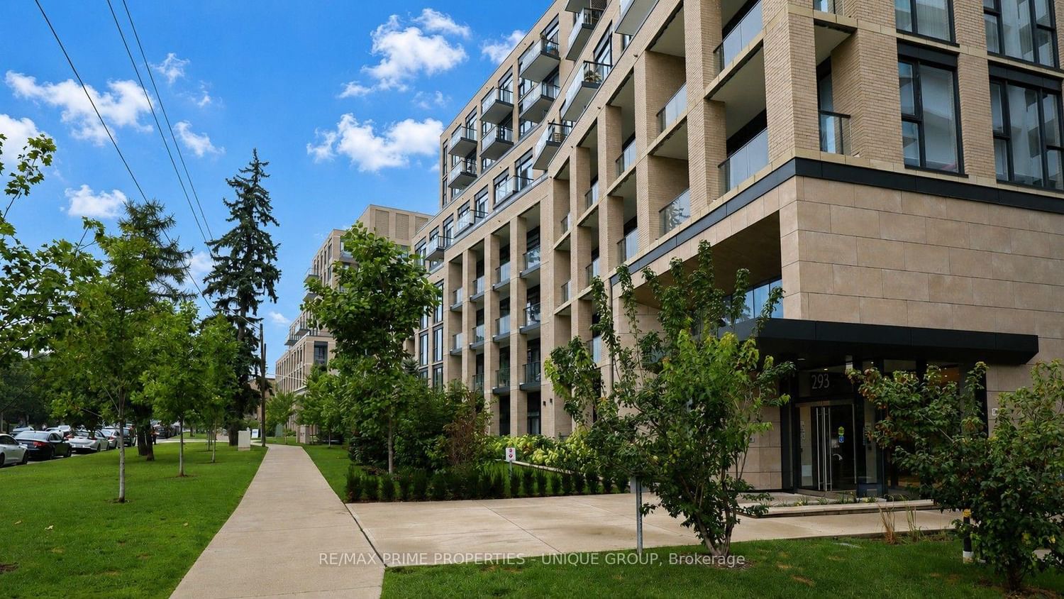293 The Kingsway • #412 • Toronto, ON photo 3