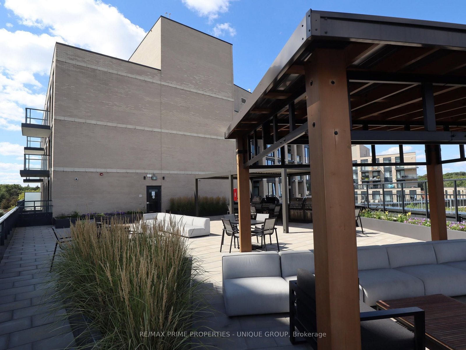 293 The Kingsway • #412 • Toronto, ON photo 42