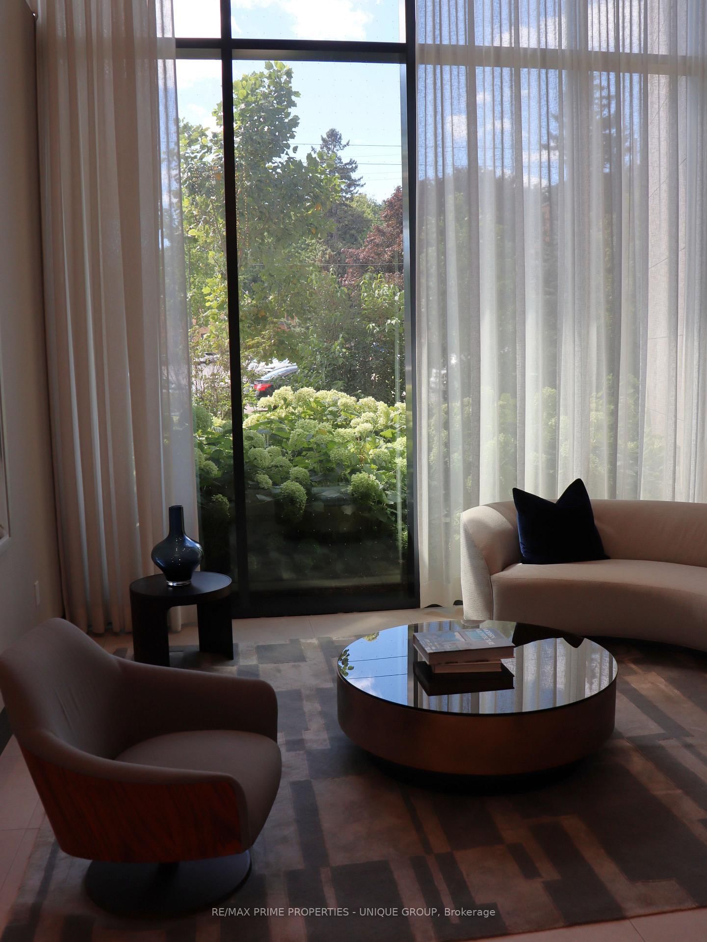 293 The Kingsway • #412 • Toronto, ON photo 5