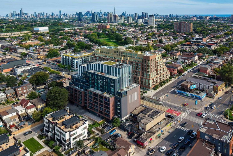 712 - 1808 St. Clair Avenue W