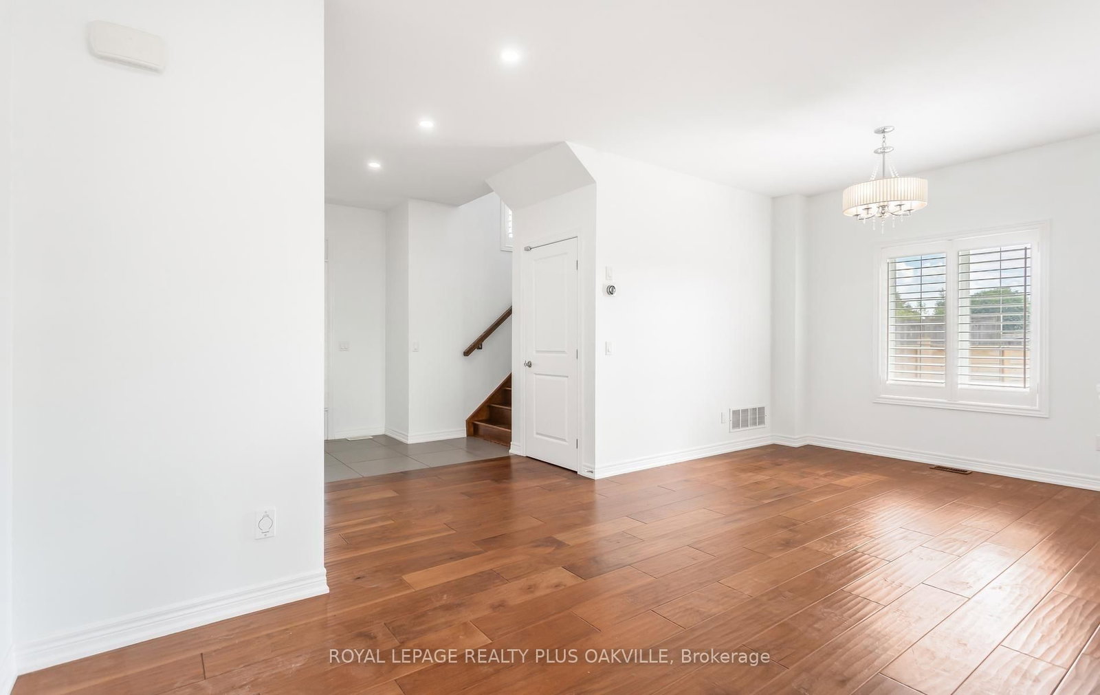 2386 Natasha Circle • Oakville, ON photo 6