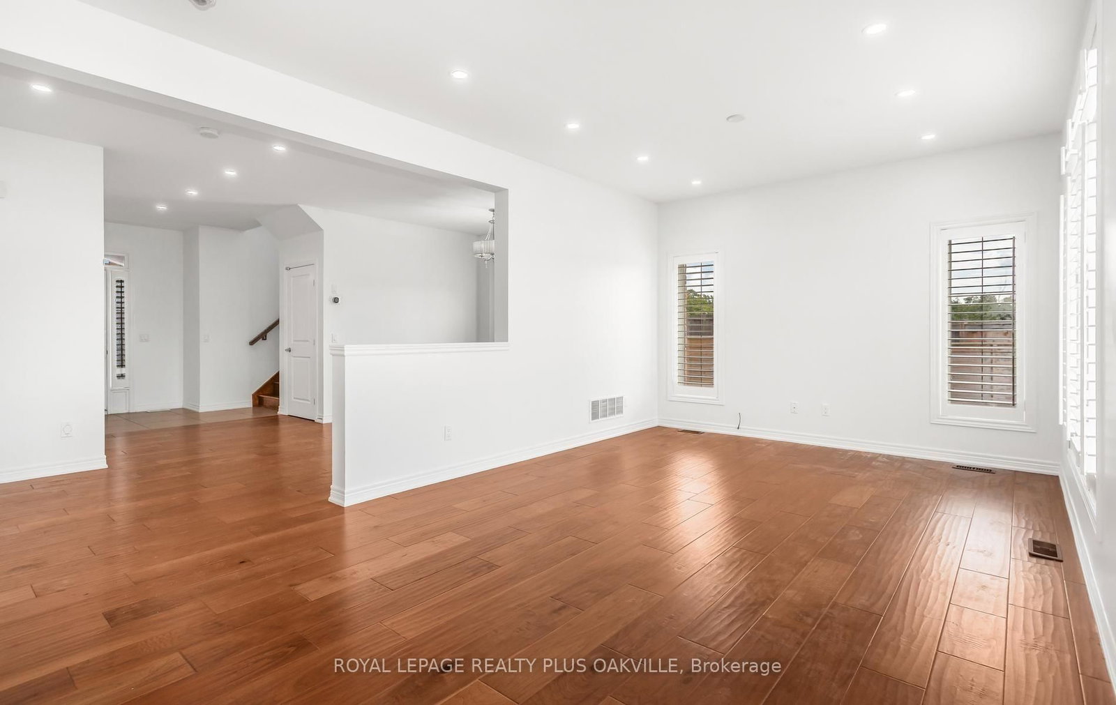 2386 Natasha Circle • Oakville, ON photo 8