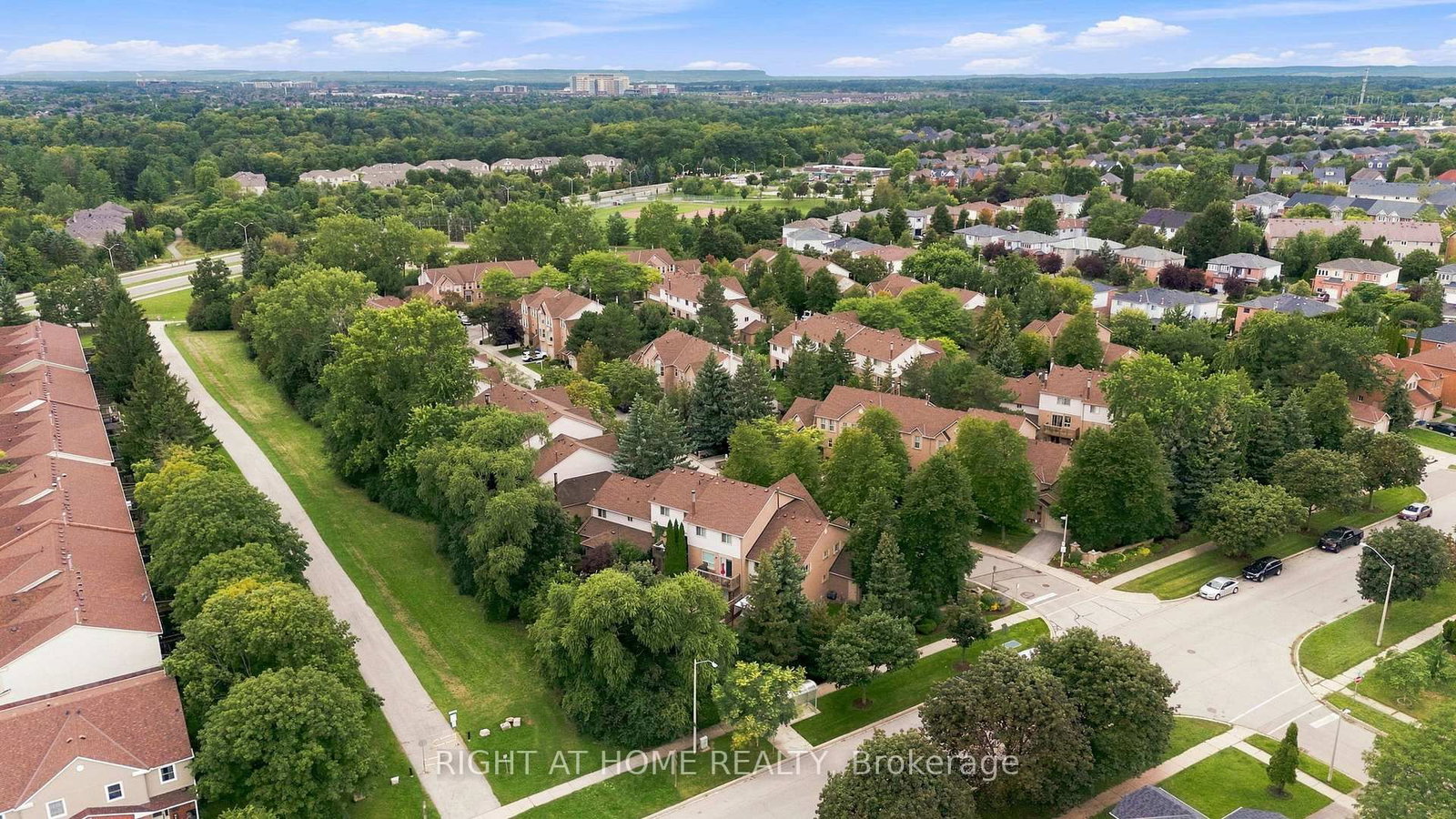 2272 Mowat Avenue • #44 • Oakville, ON photo 40