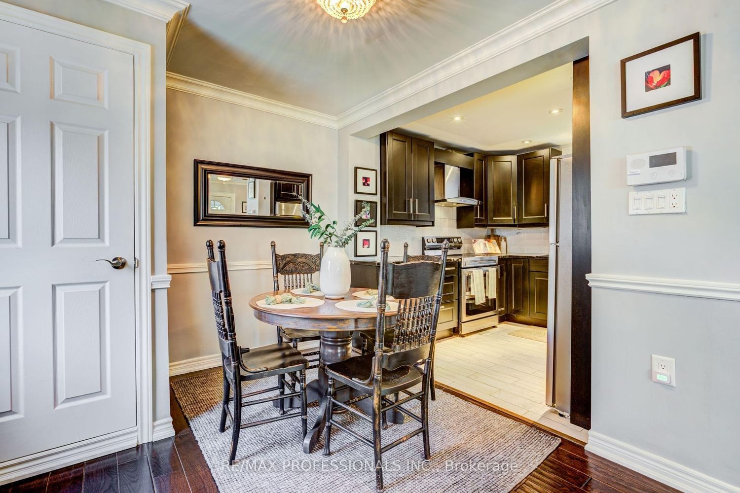 39 Rosemeade Avenue • Toronto, ON photo 9