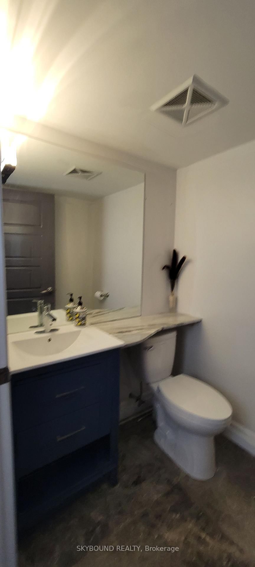 1040 The Queensway • #919 • Toronto, ON photo 10
