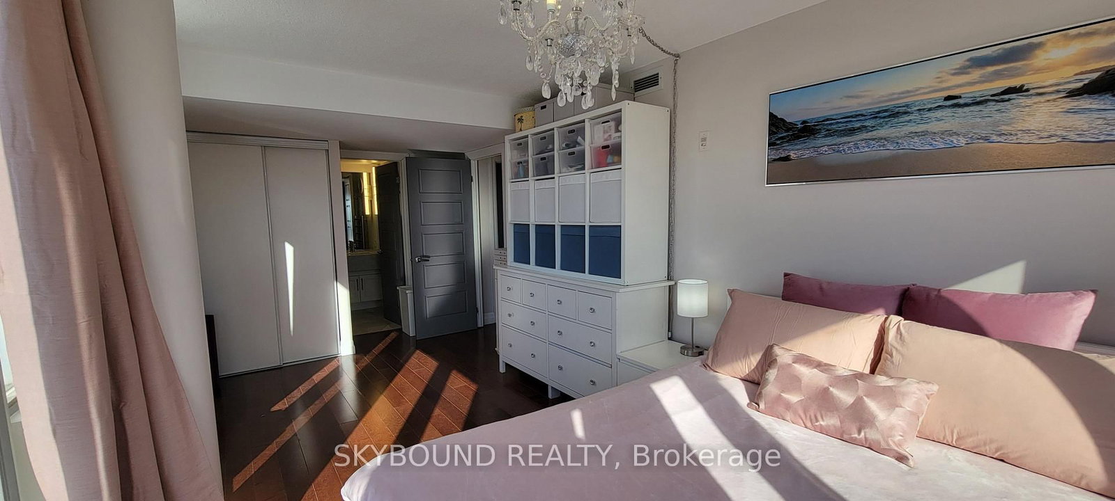 1040 The Queensway • #919 • Toronto, ON photo 13