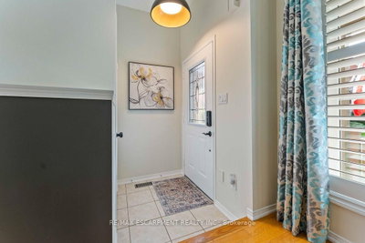 253 Gatwick Drive • Oakville, ON photo 4