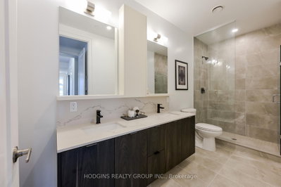 1035 Southdown Mississauga,ON L5J 0A2 — Photo 10