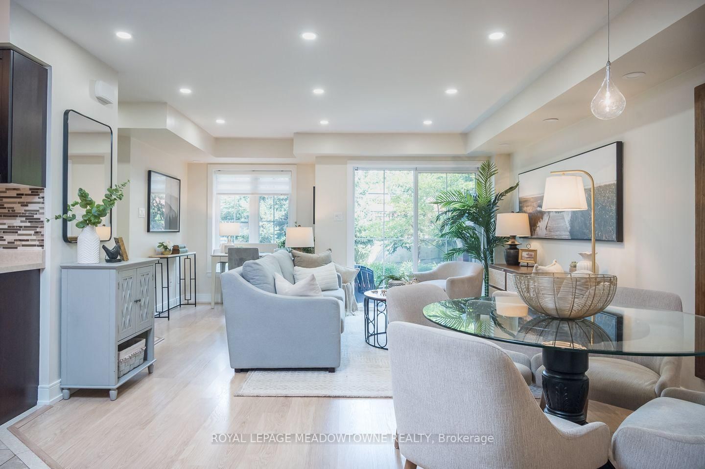 2563 Sixth Line • #15 • Oakville, ON photo 16