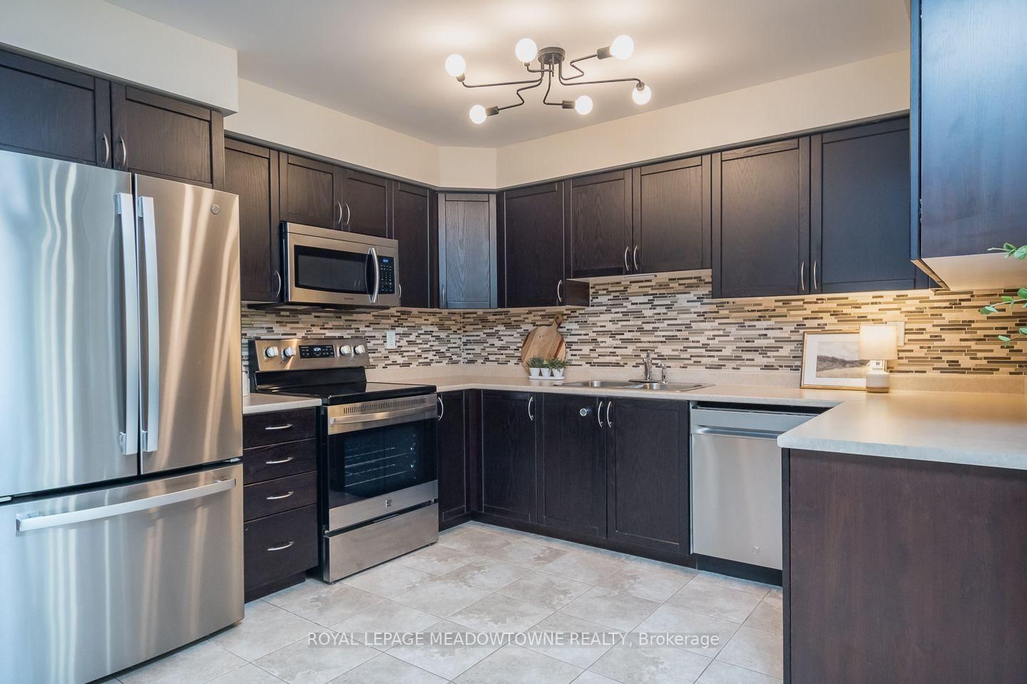 2563 Sixth Line • #15 • Oakville, ON photo 18