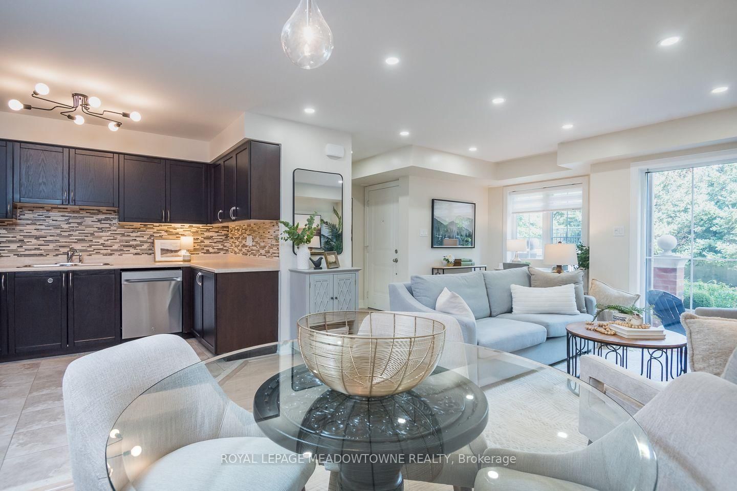 2563 Sixth Line • #15 • Oakville, ON photo 22