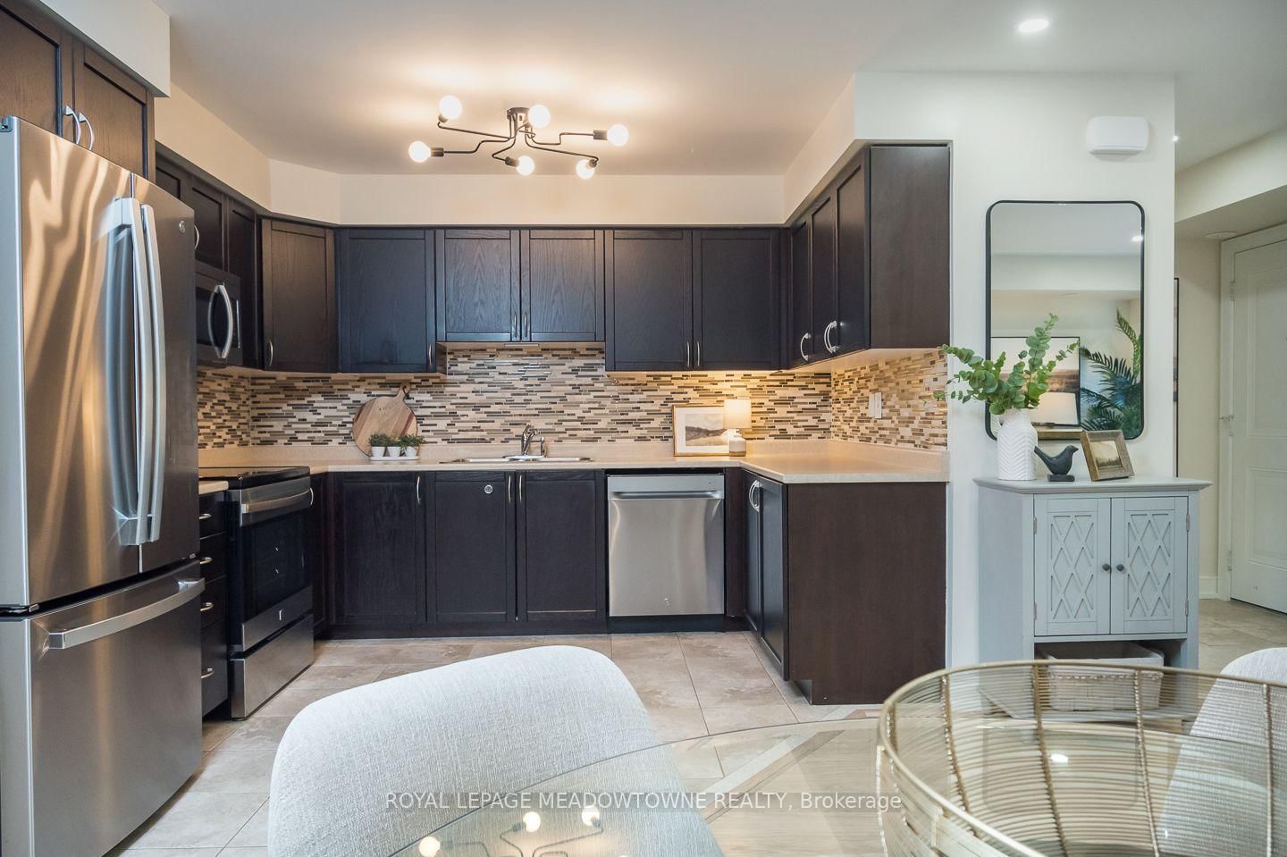 2563 Sixth Line • #15 • Oakville, ON photo 23
