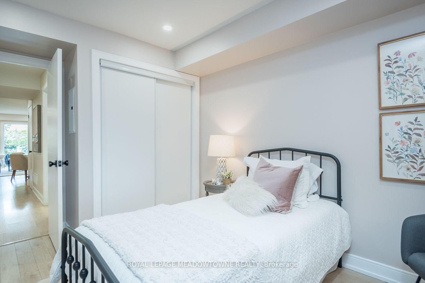 2563 Sixth Line • #15 • Oakville, ON photo 32