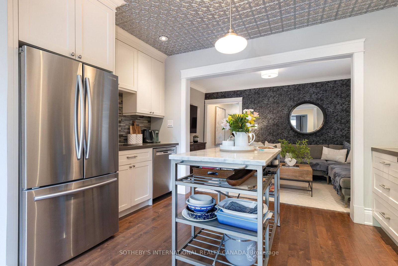 2 Rexford Road • Toronto, ON photo 4