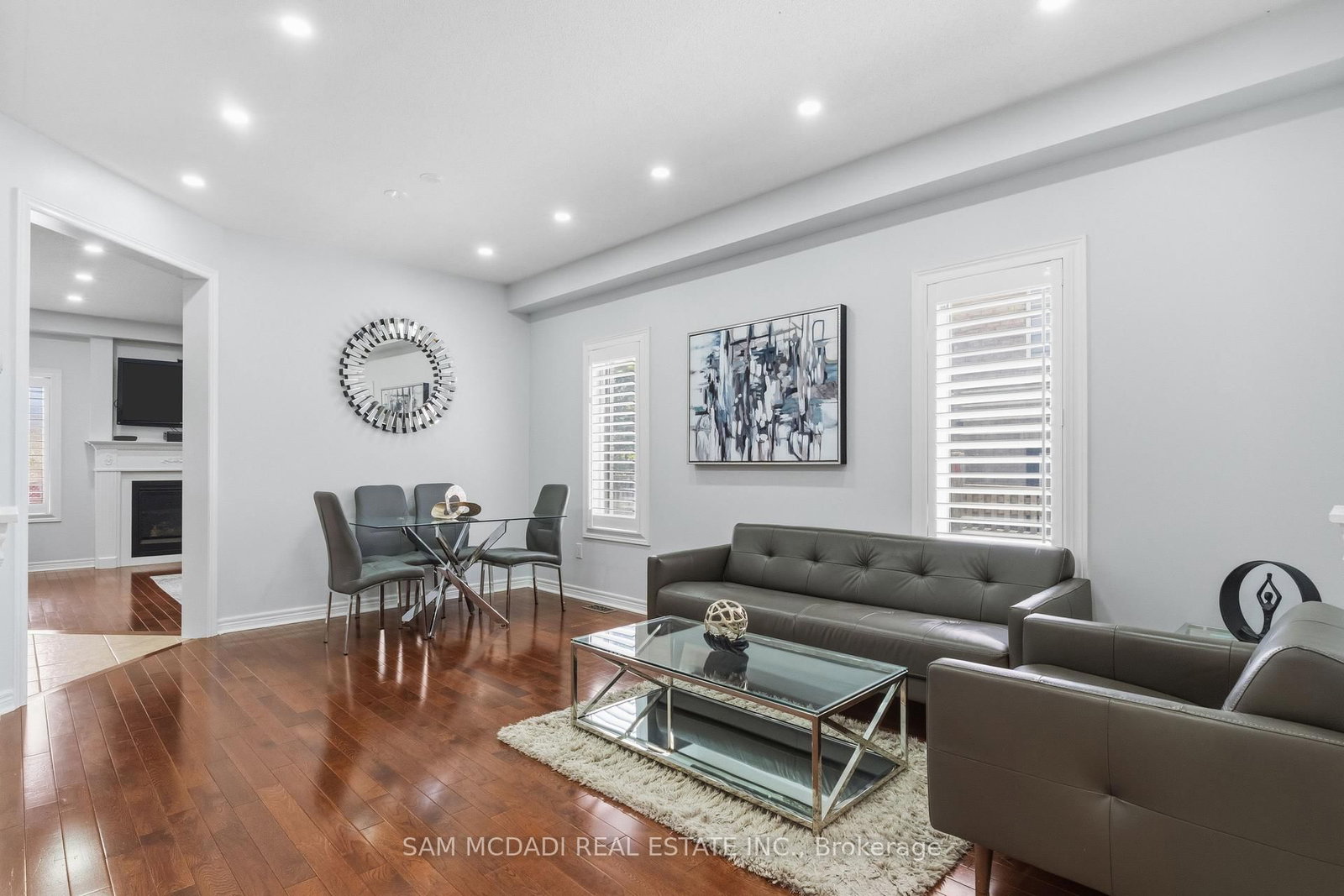 5604 Doctor Peddle Crescent • Mississauga, ON photo 5