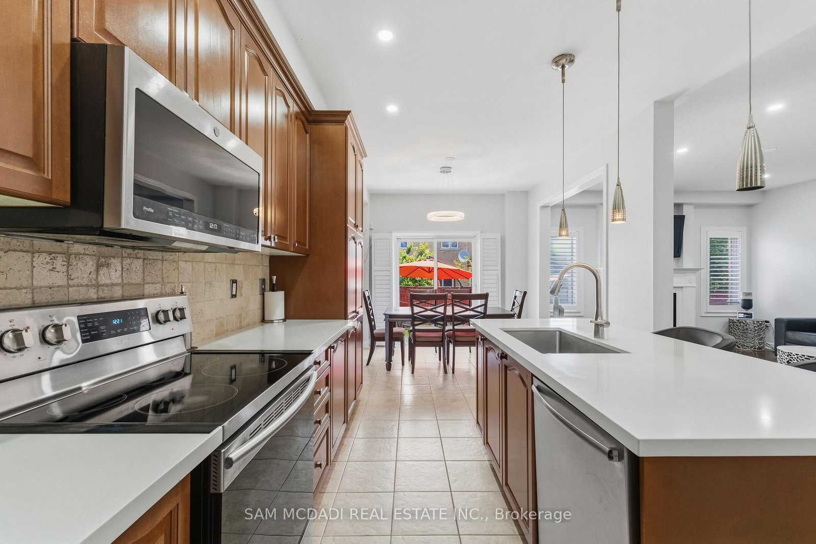 5604 Doctor Peddle Crescent • Mississauga, ON photo 9