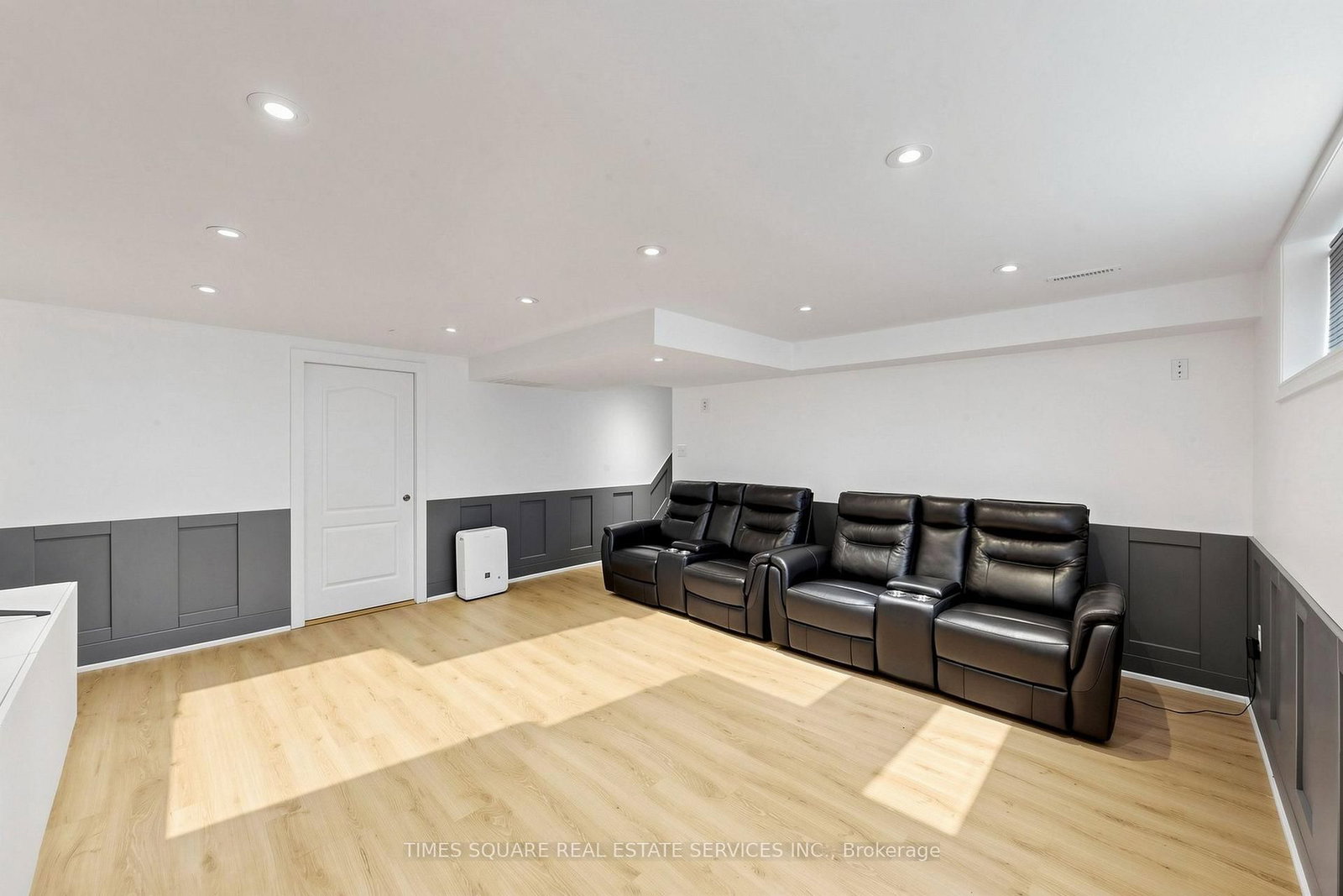 1493 Clinton Court • Burlington, ON photo 39