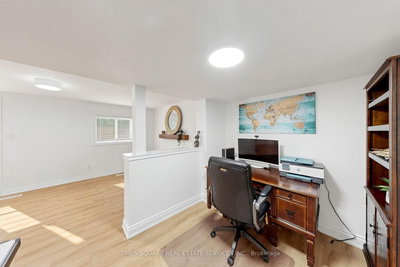 1493 Clinton Court • Burlington, ON photo 9