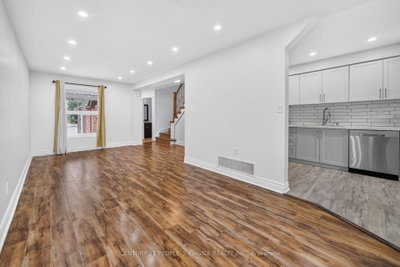 658 Galloway Mississauga,ON L5C 3W1 — Photo 11