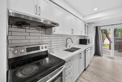 658 Galloway Mississauga,ON L5C 3W1 — Photo 18