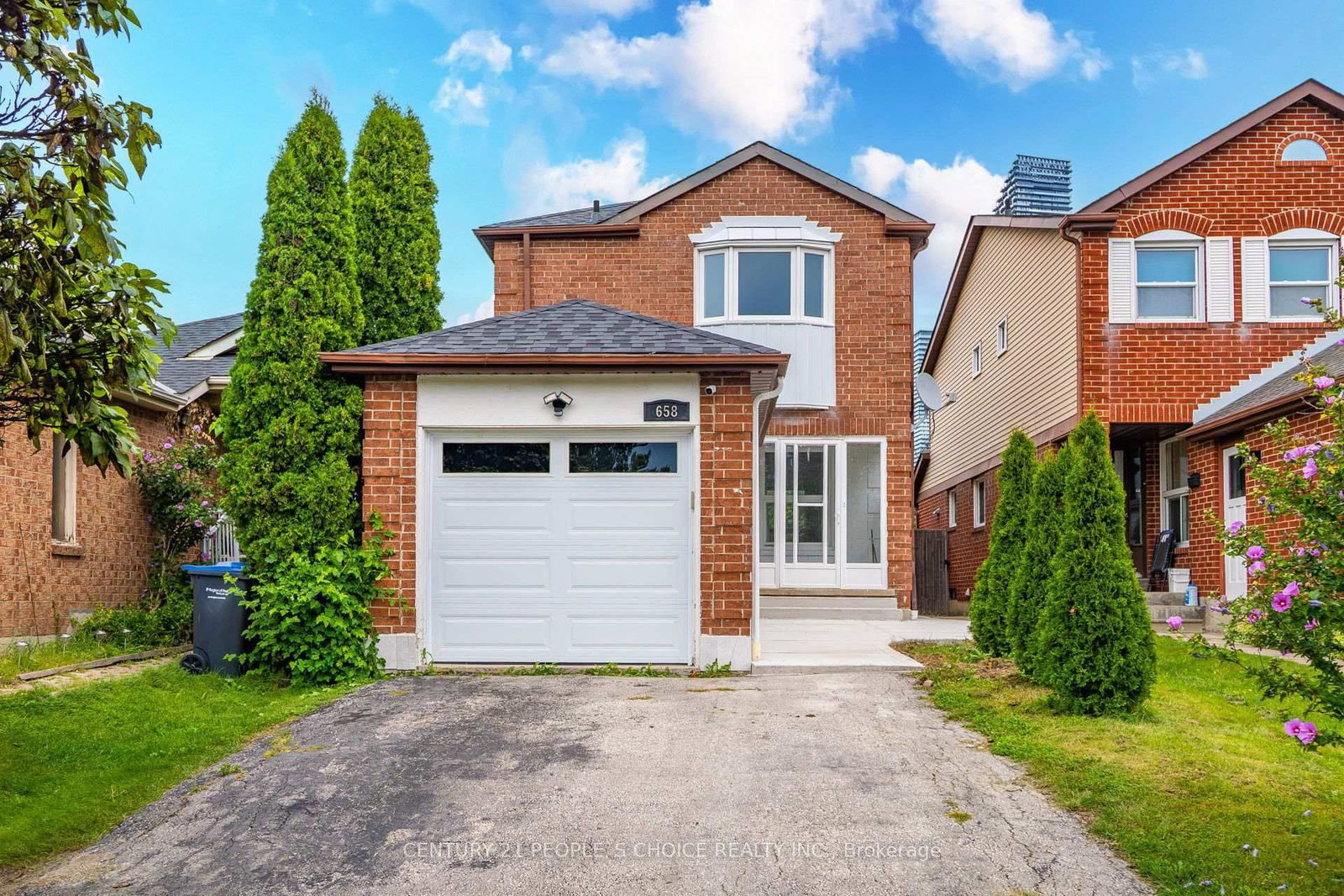 658 Galloway Crescent • Mississauga, ON photo 2