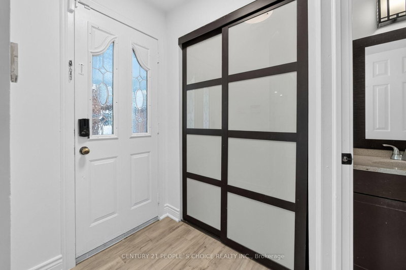 658 Galloway Mississauga,ON L5C 3W1 — Photo 6