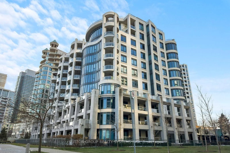 102 - 2095 Lake Shore Boulevard W
