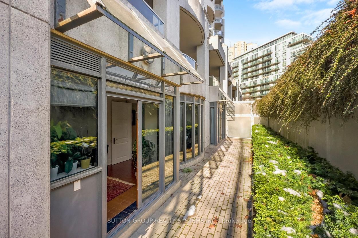 2095 Lake Shore Boulevard W • #102 • Toronto, ON photo 29