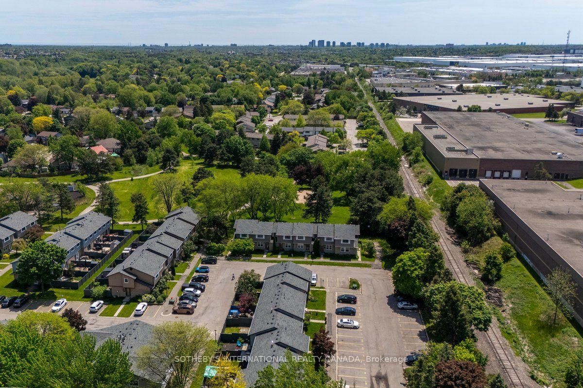 120 Falconer Drive • #34 • Mississauga, ON photo 19