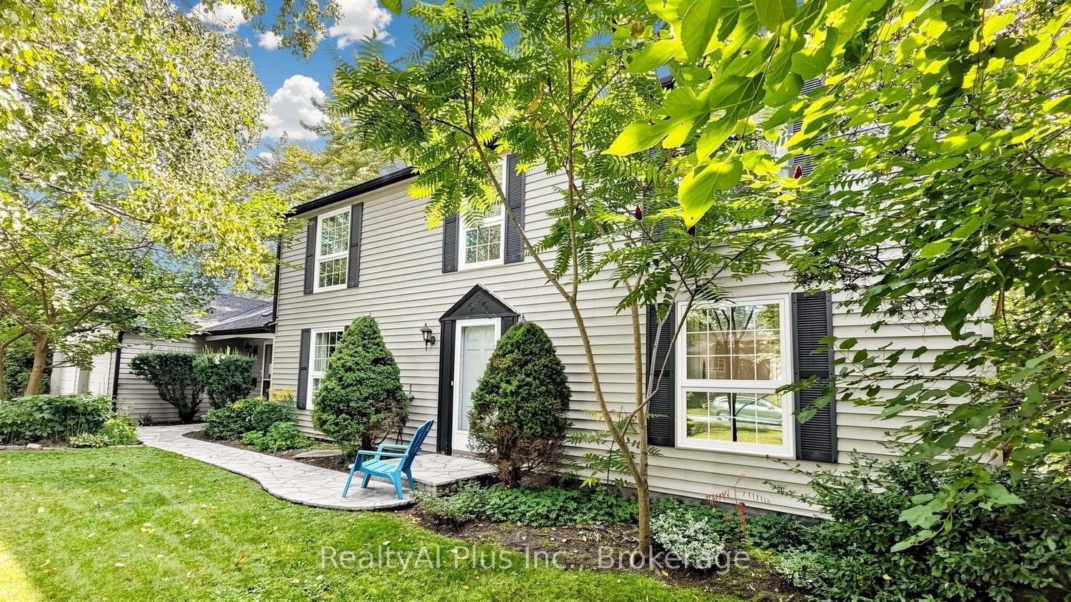 1438 Birchwood Drive • Mississauga, ON photo 4