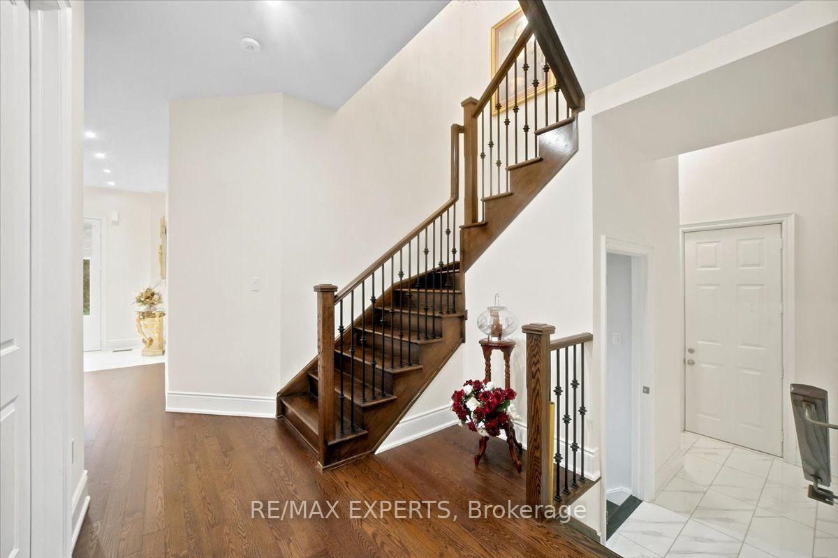 30 Midmorning Road • Brampton, ON photo 8