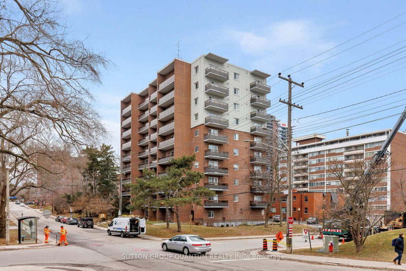 401 - 15 Elizabeth Street N