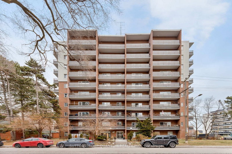 401 - 15 Elizabeth Street N