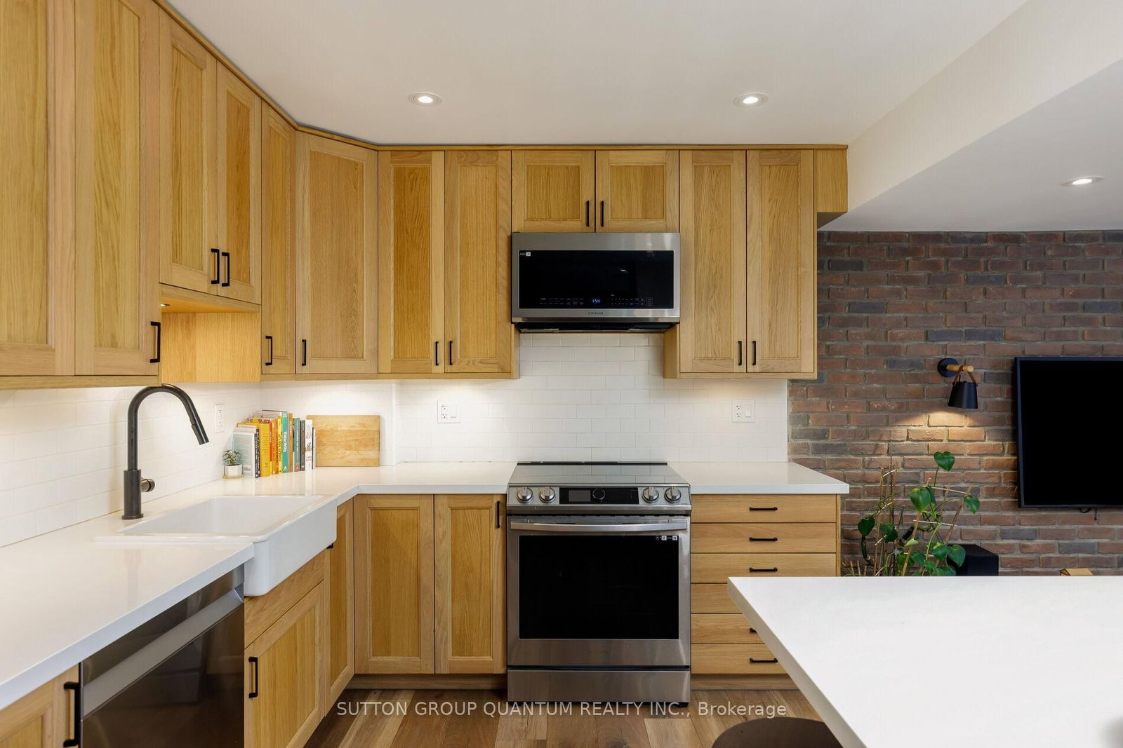 15 Elizabeth Street N • #401 • Mississauga, ON photo 23
