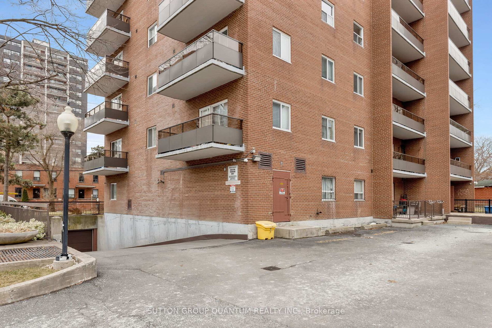 15 Elizabeth Street N • #401 • Mississauga, ON photo 3