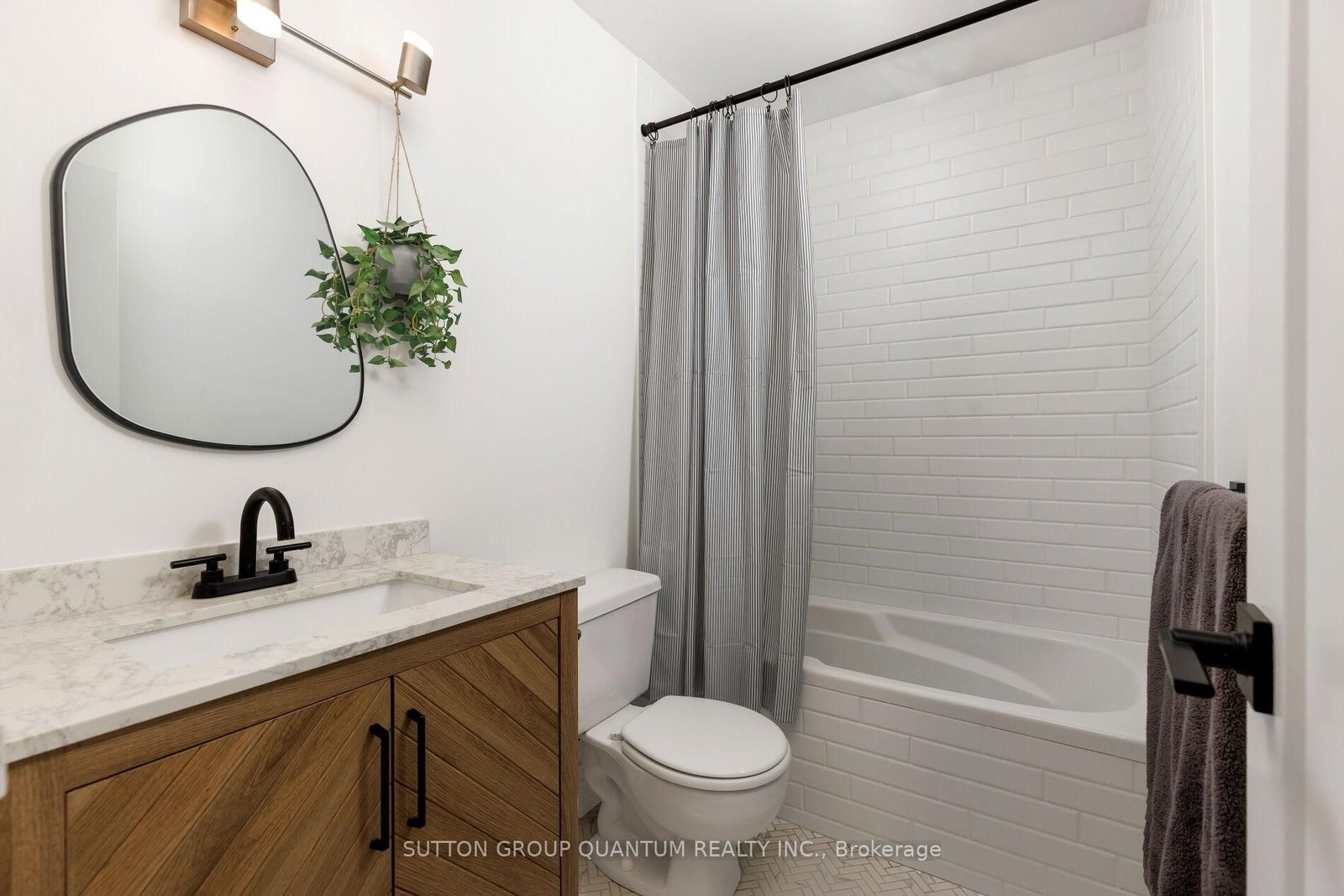 15 Elizabeth Street N • #401 • Mississauga, ON photo 40