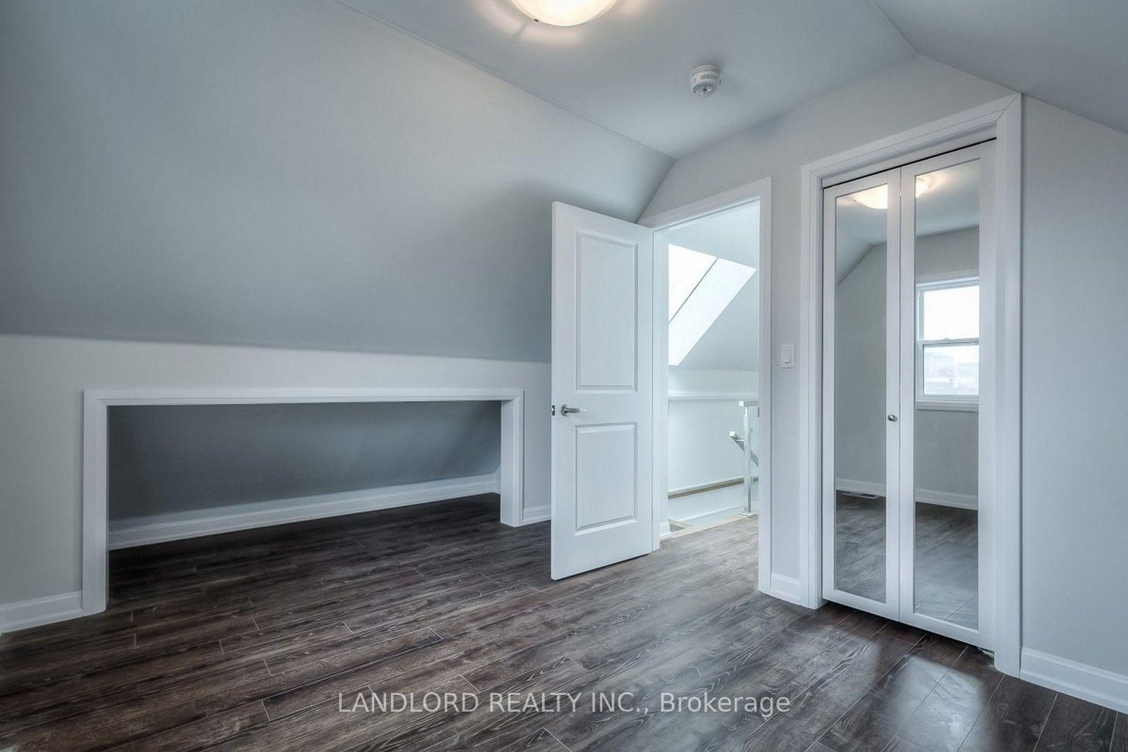 82 Parkway Avenue • Toronto, ON photo 11