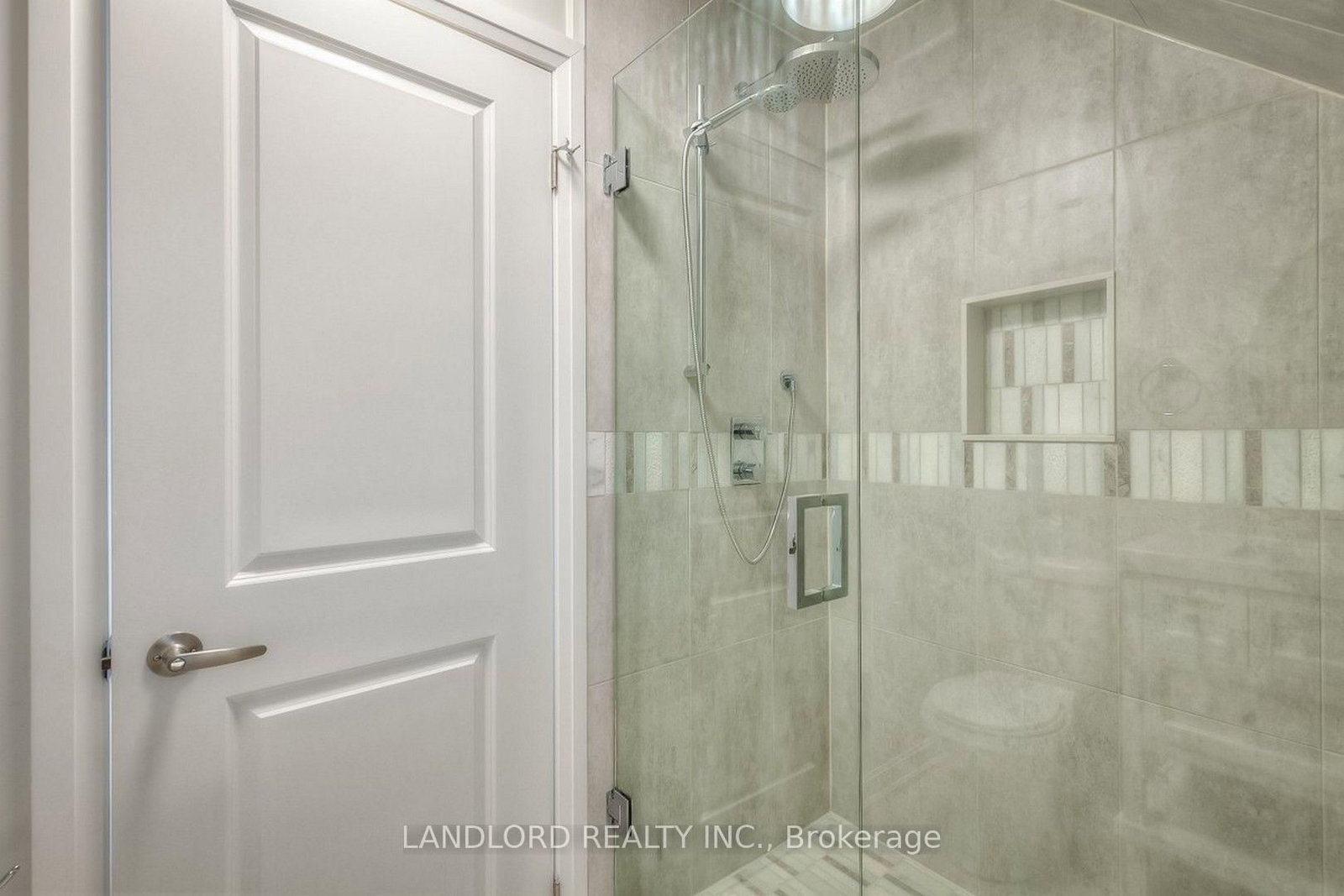82 Parkway Avenue • Toronto, ON photo 12