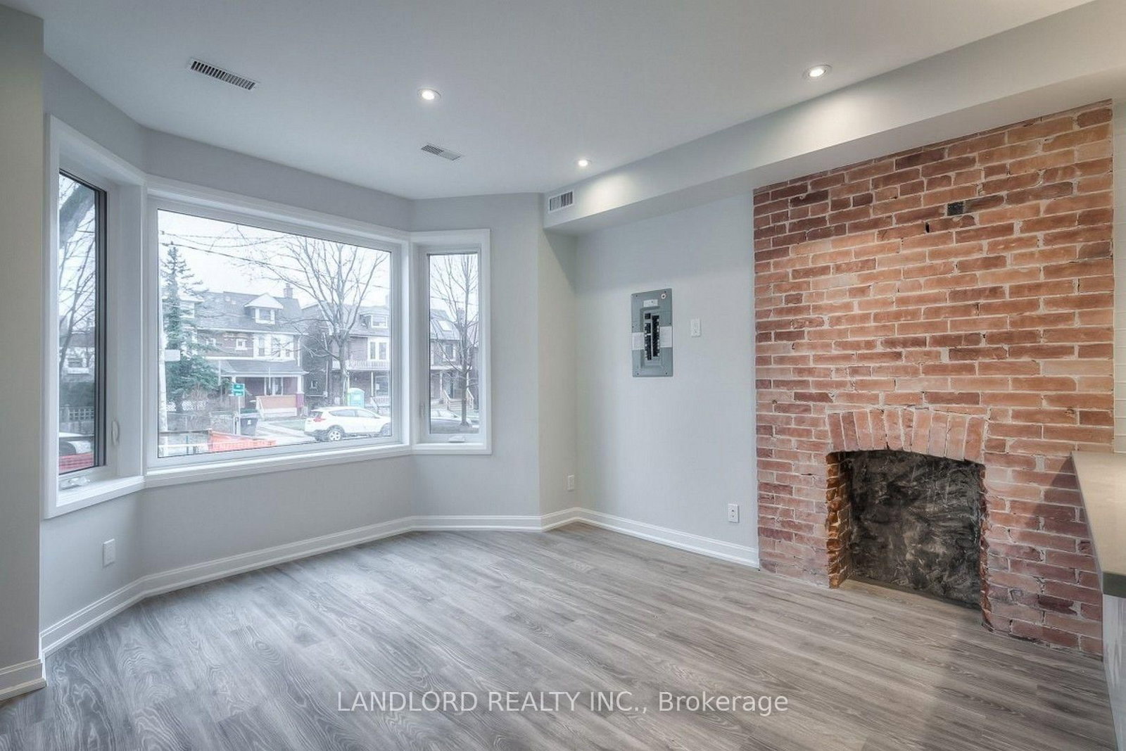 82 Parkway Avenue • Toronto, ON photo 19