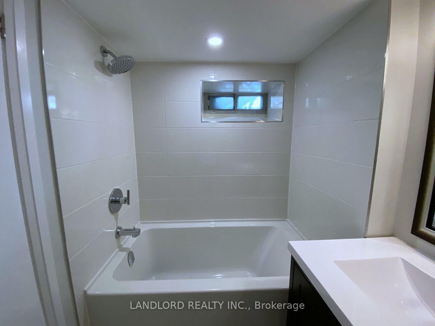 82 Parkway Avenue • Toronto, ON photo 33