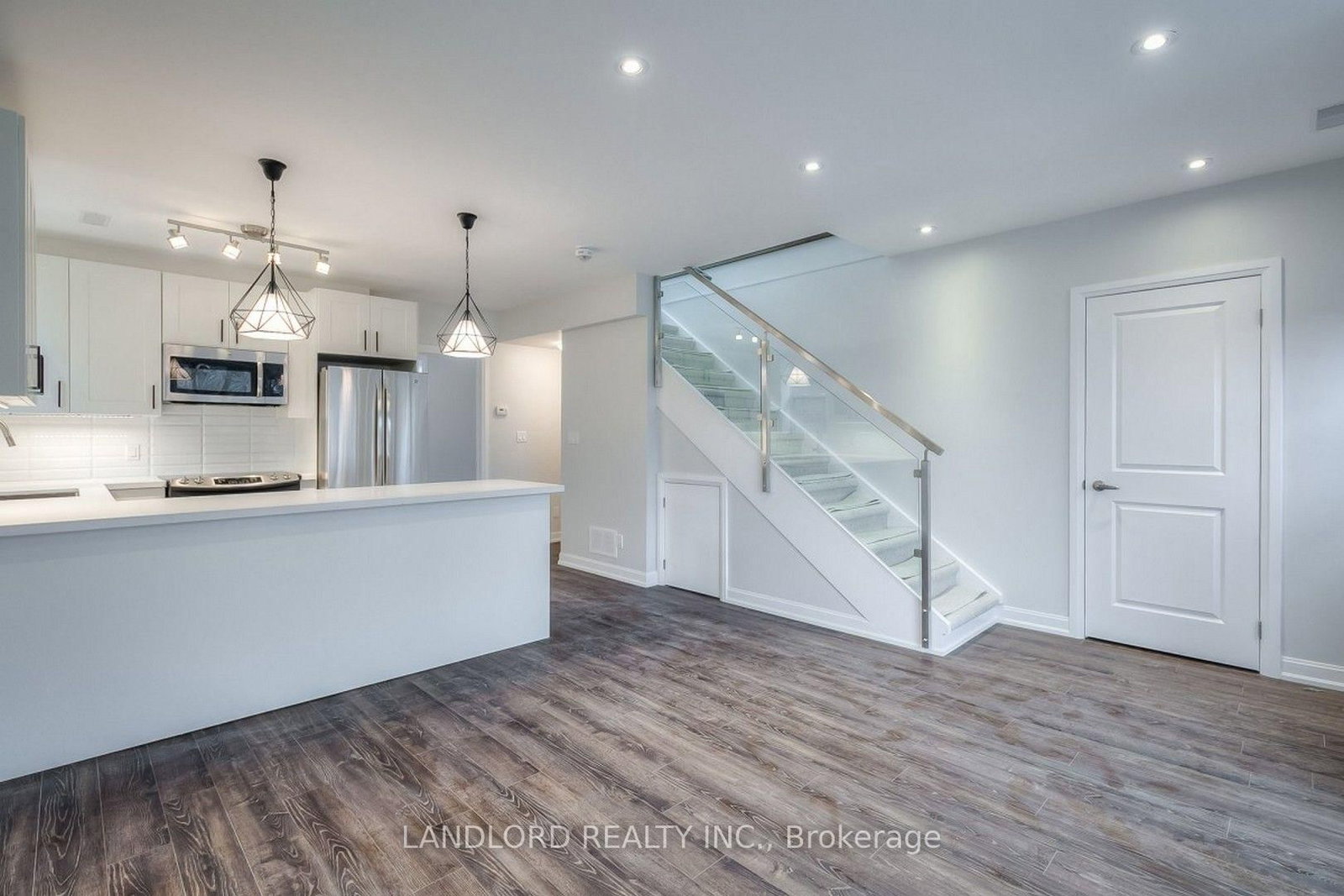 82 Parkway Avenue • Toronto, ON photo 5