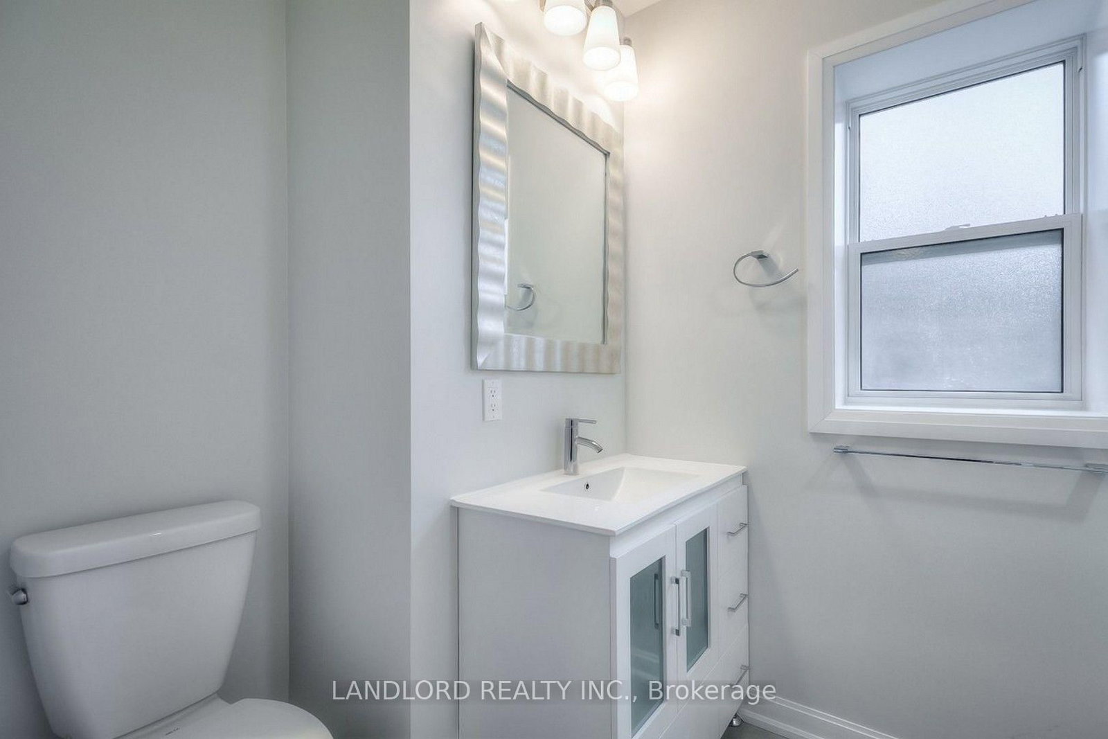 82 Parkway Avenue • Toronto, ON photo 8