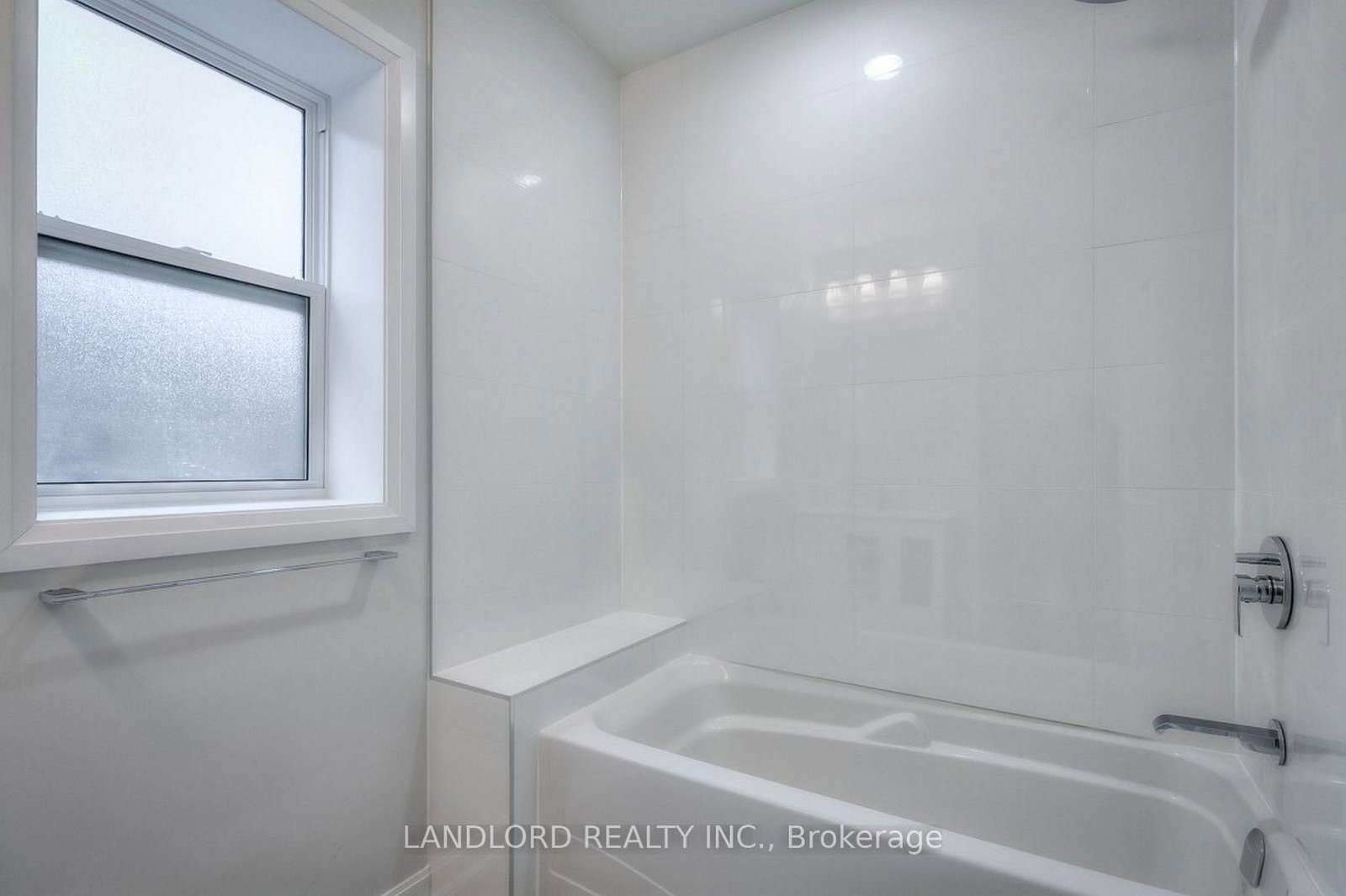 82 Parkway Avenue • Toronto, ON photo 9