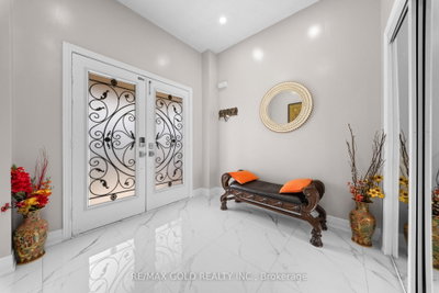 19 Attview Crescent • Brampton, ON photo 5