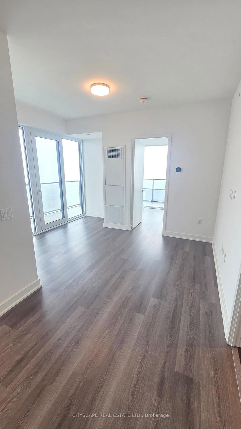 2402 - 448 Burnhamthorpe Road W