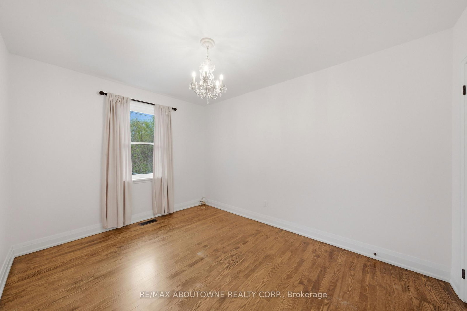 134 Wakefield Road • Milton, ON photo 14