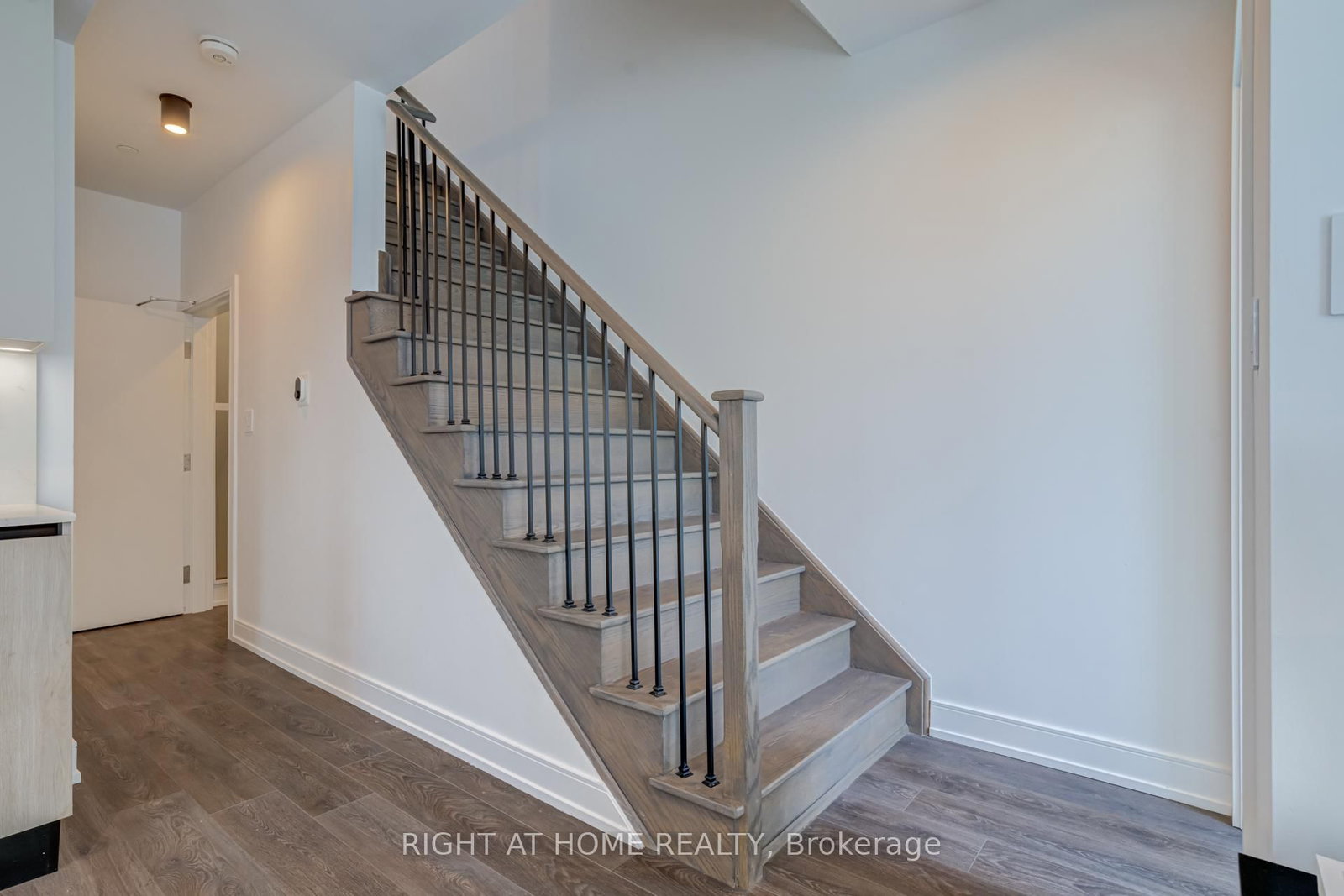 66 Long Branch Avenue • #4 • Toronto, ON photo 20